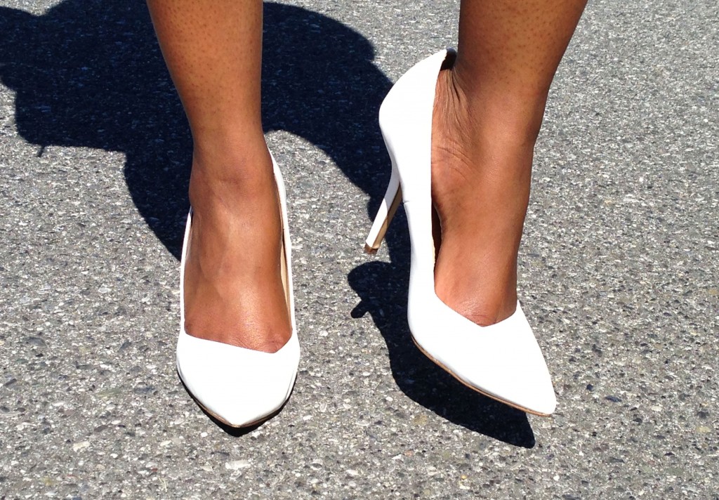 {Life/Style} Perfect White Pumps - The Fashionista Lab